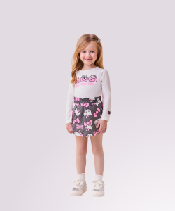 Conjunto Infantil Camiseta em Meia Malha Trabalhada e Shorts em Nylon (2)
